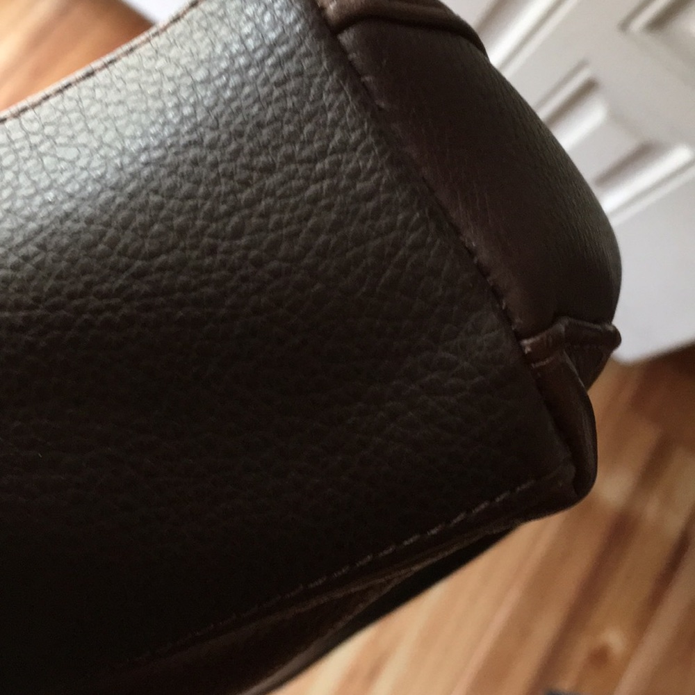 Dockers Brown Genuine Leather Shoulder Bag - Picture 7 of 9